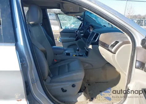 2013 Jeep Grand Cherokee Laredo z USA, uszkodzony, nr VIN 1C4RJFAG8DC634115